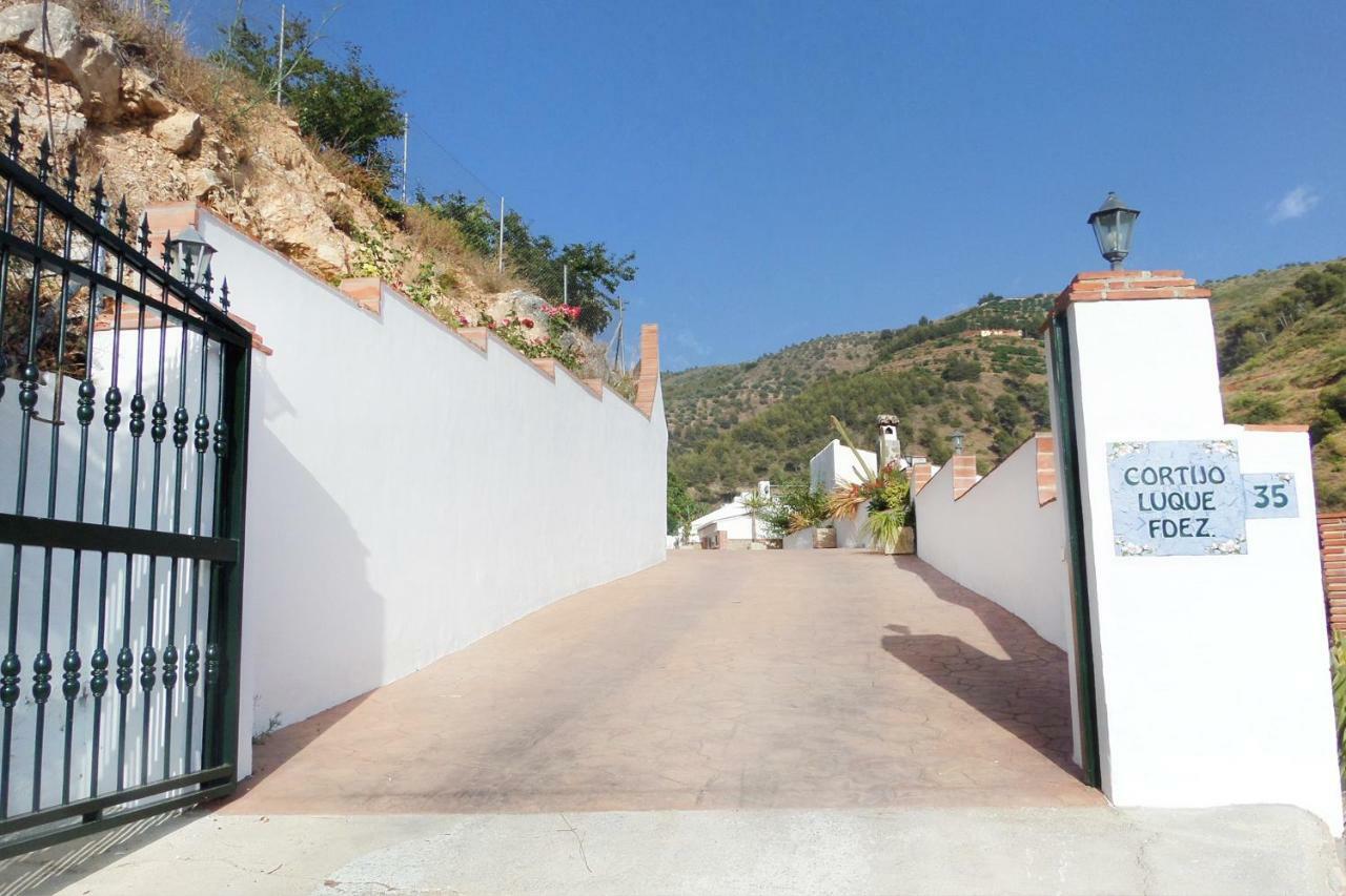 Cortijo Luque Holiday home *